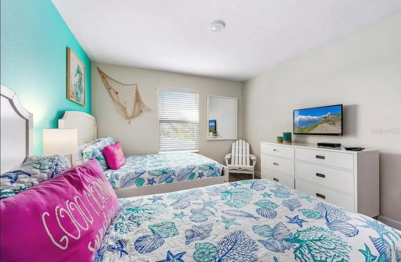 Slide show image of the Orlando Florida Home for Sale 23