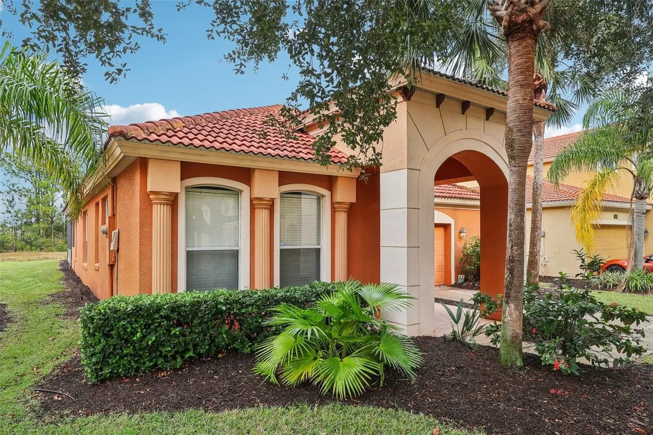 Slide show image of the Orlando Florida Home for Sale 02