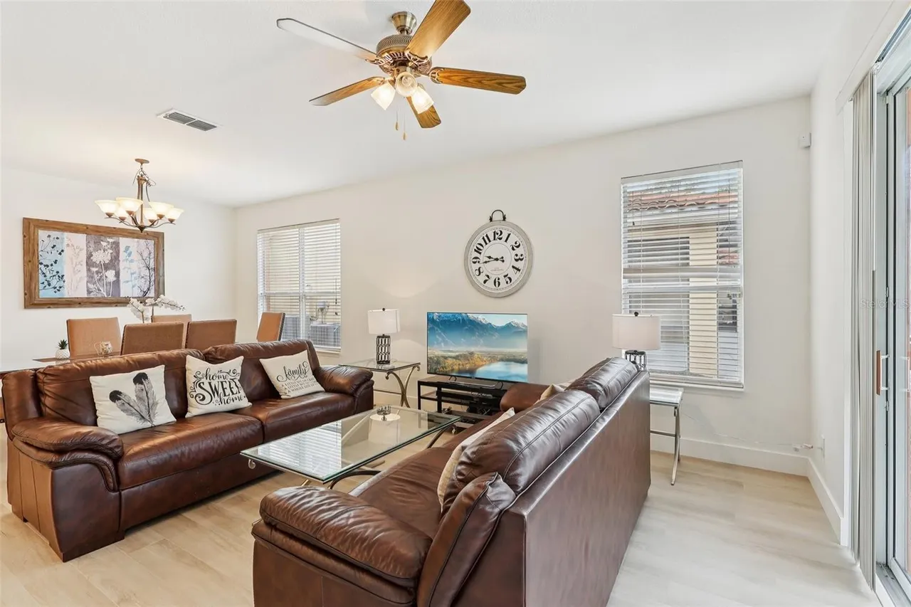 Slide show image of the Orlando Florida Home for Sale 06