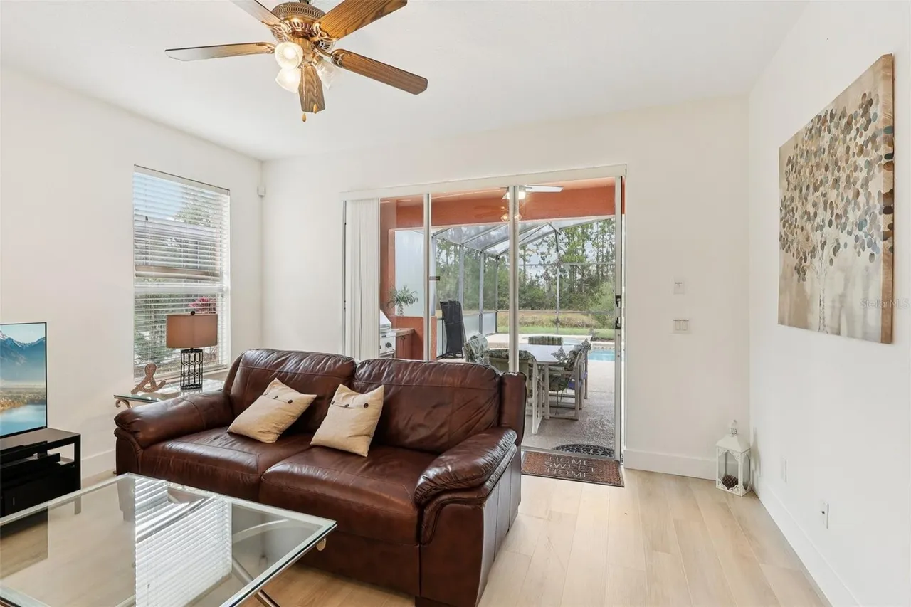 Slide show image of the Orlando Florida Home for Sale 08