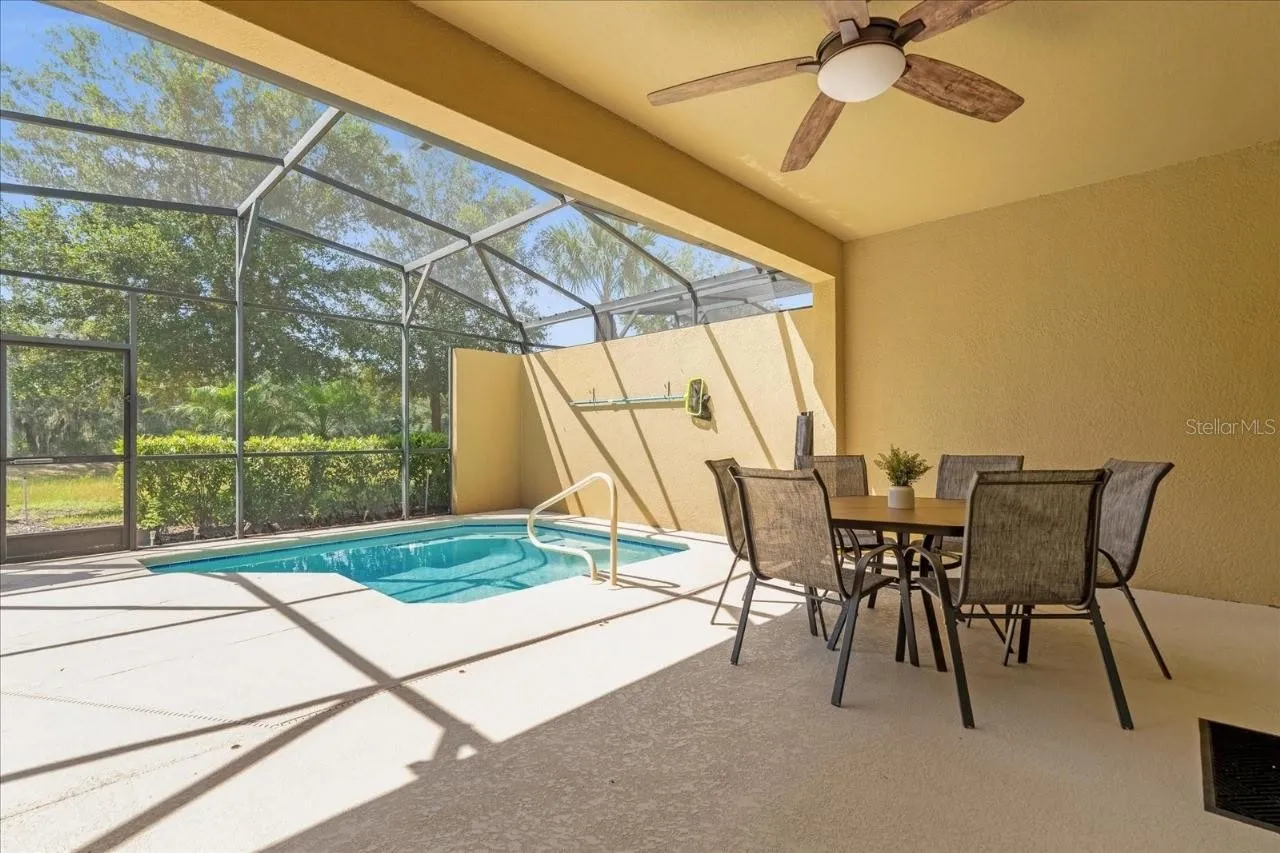 Slide show image of the Orlando Florida Home for Sale 02