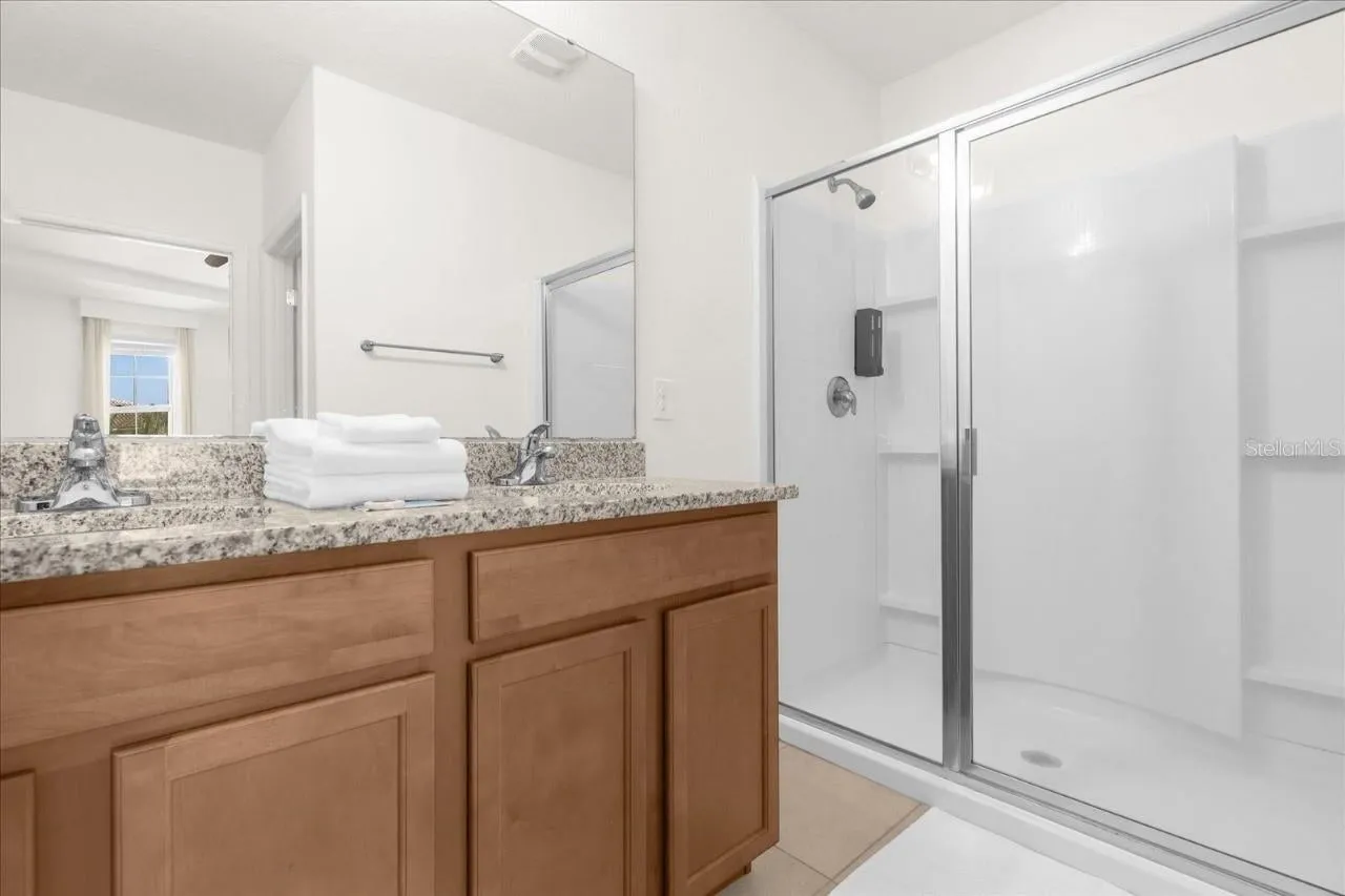 Slide show image of the Orlando Florida Home for Sale 03