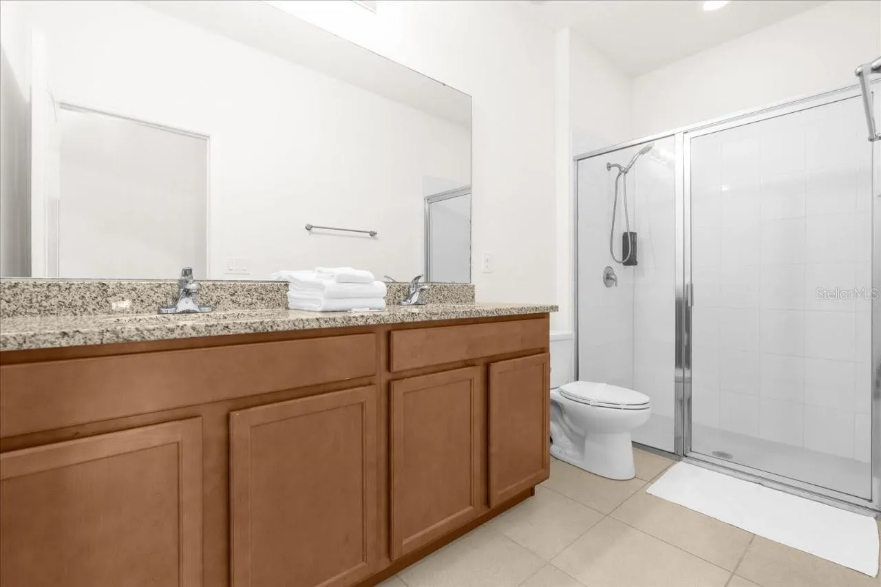 Slide show image of the Orlando Florida Home for Sale 11