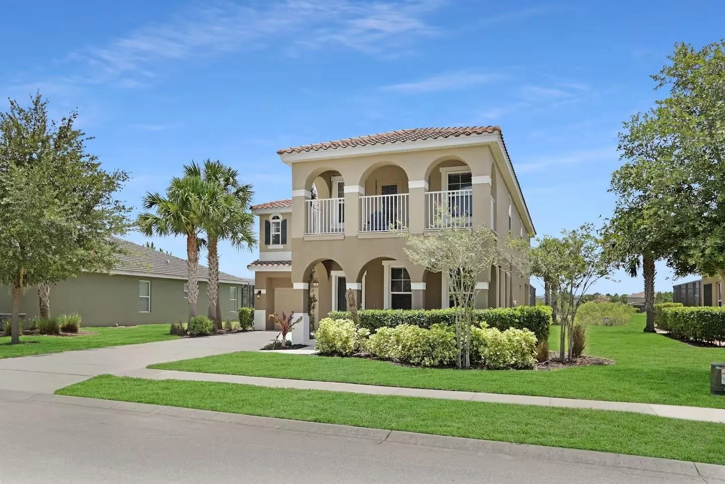 Slide show image of the Orlando Florida Home for Sale 29