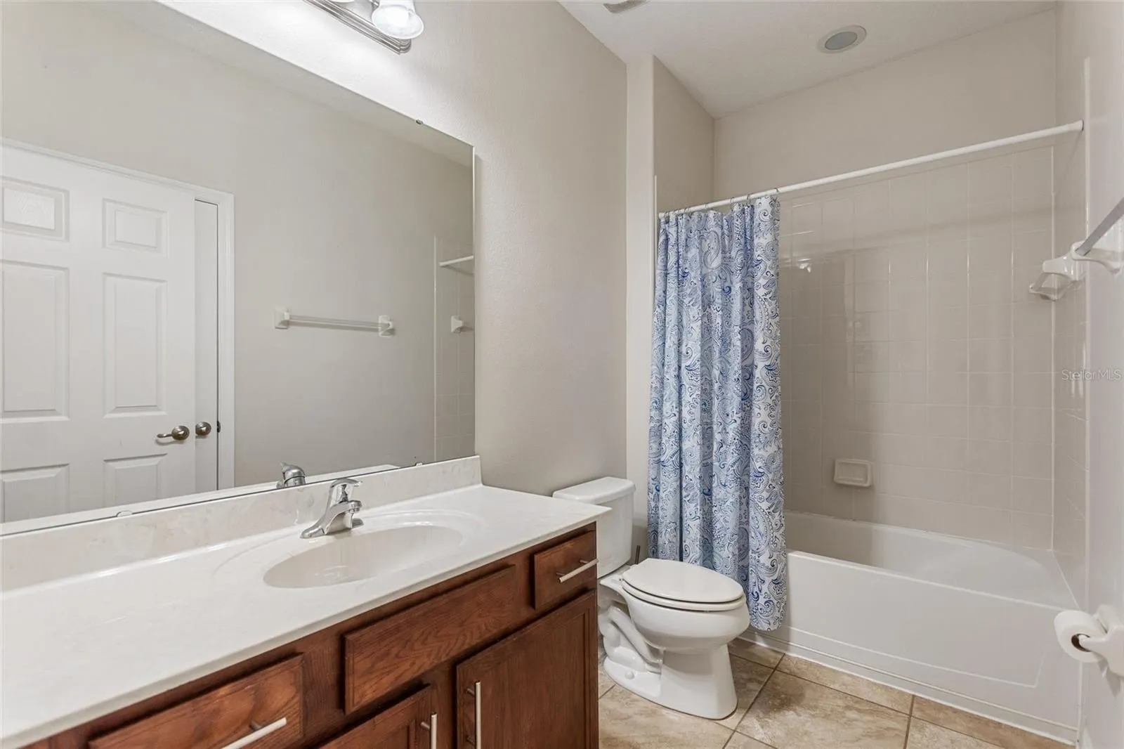 Slide show image of the Orlando Florida Home for Sale 31