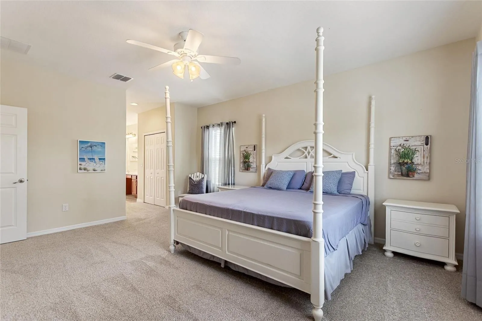 Slide show image of the Orlando Florida Home for Sale 40