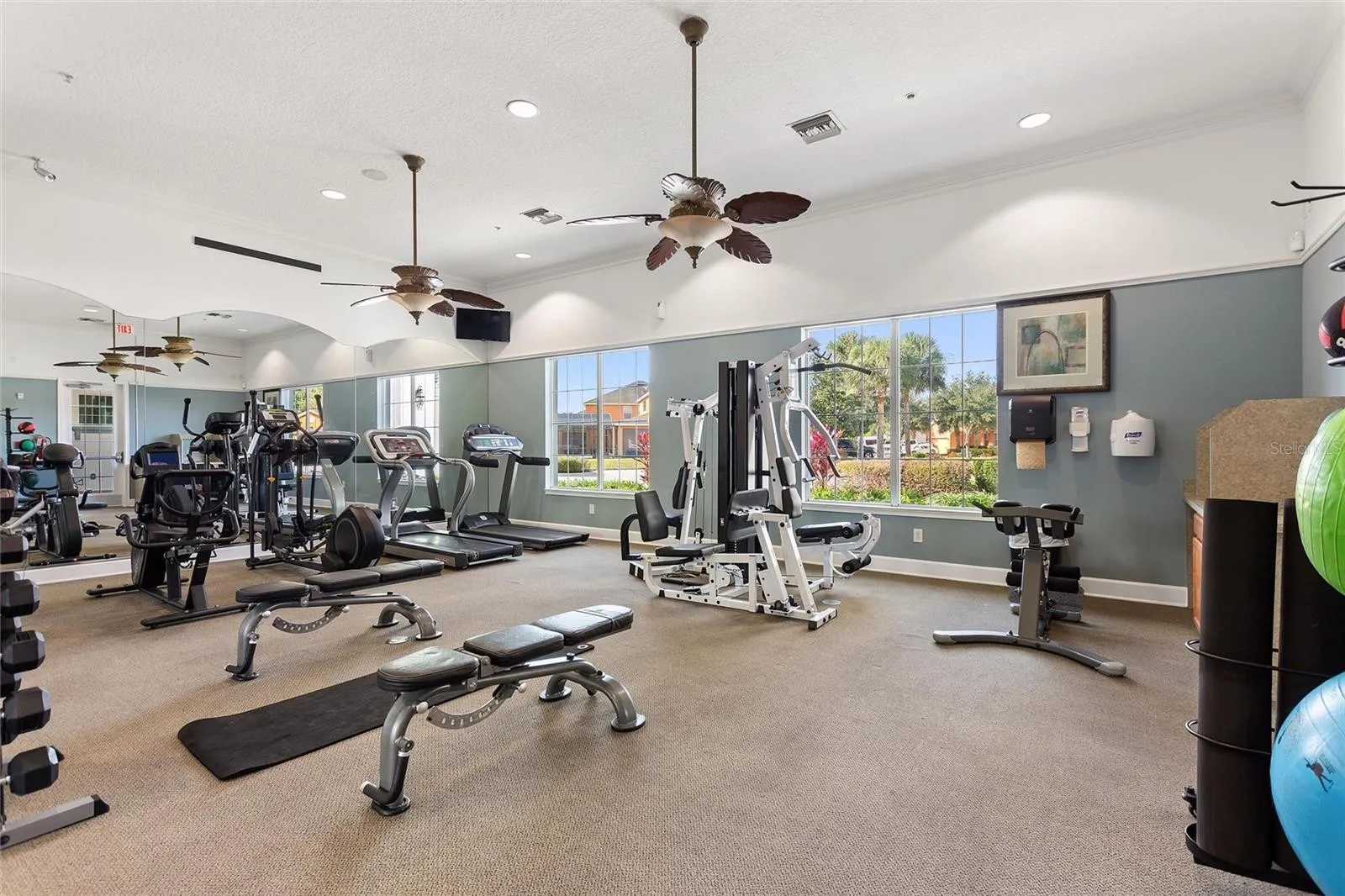 Slide show image of the Orlando Florida Home for Sale 63