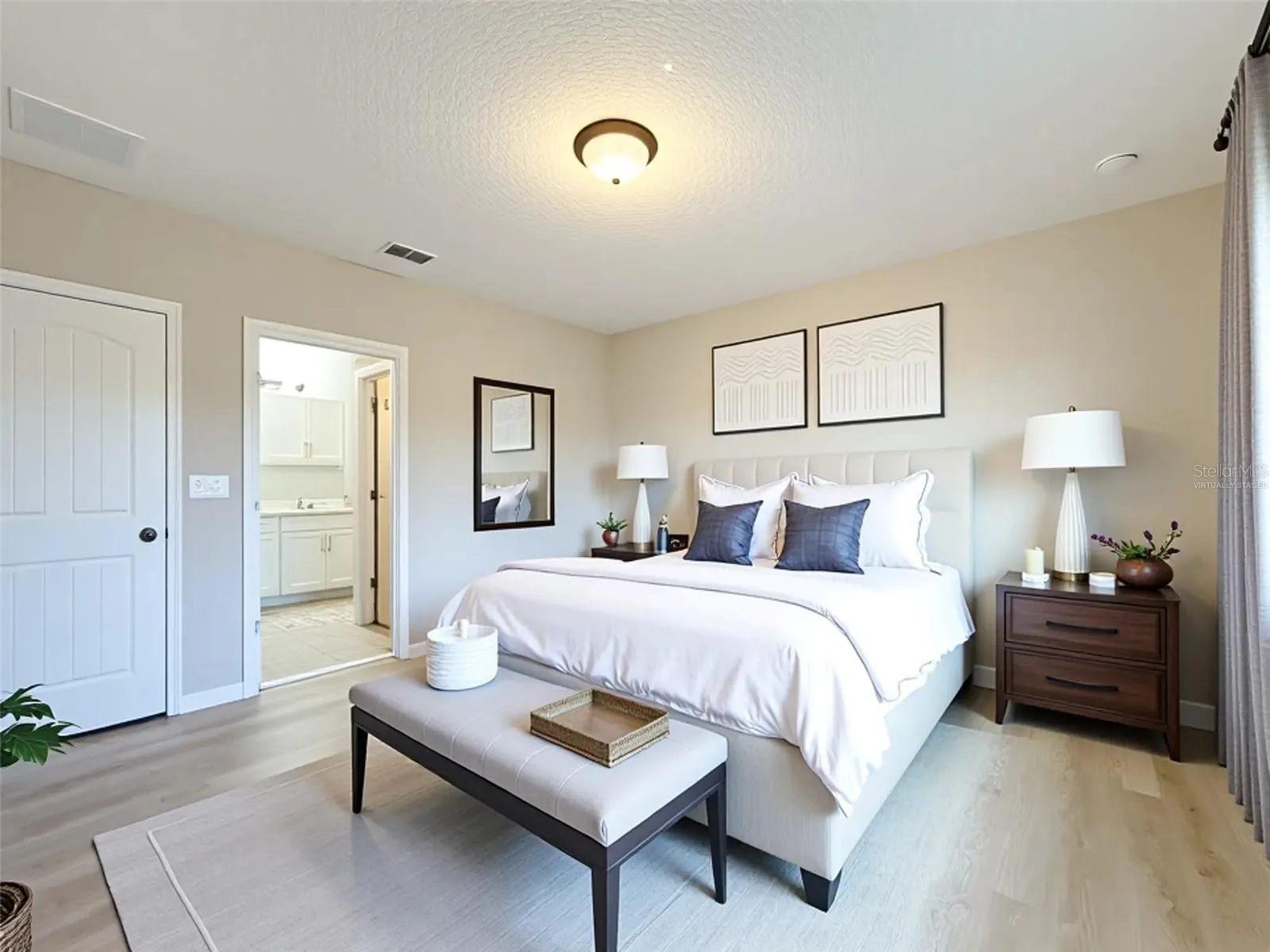 Slide show image of the Orlando Florida Home for Sale 16