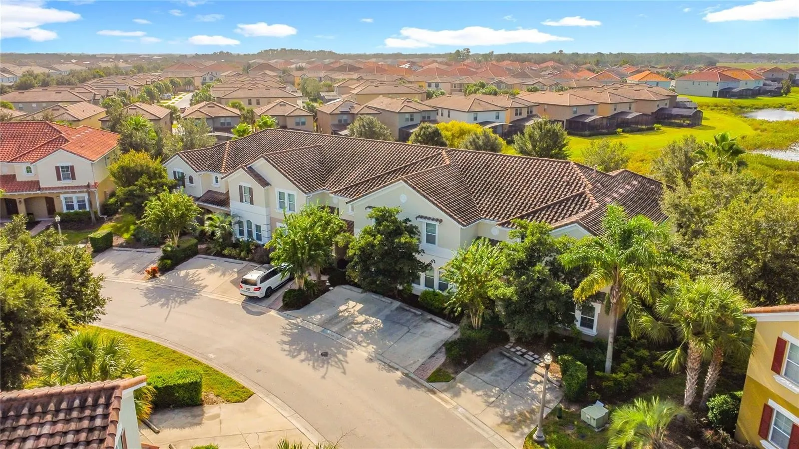 Slide show image of the Orlando Florida Home for Sale 34