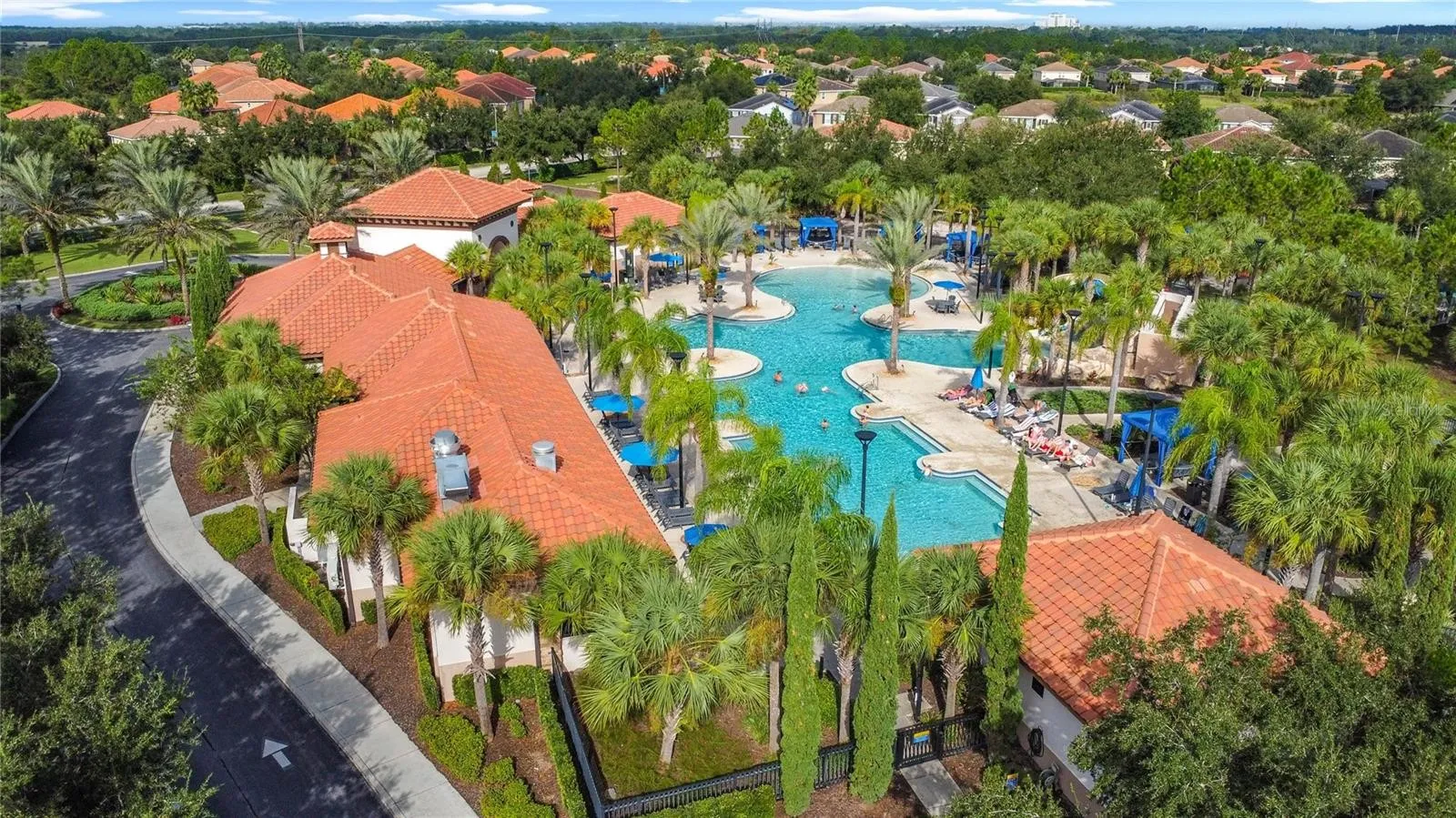 Slide show image of the Orlando Florida Home for Sale 42