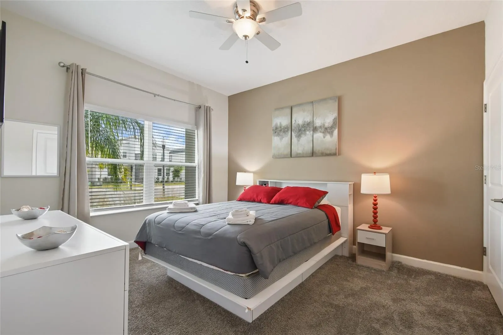 Slide show image of the Orlando Florida Home for Sale 06