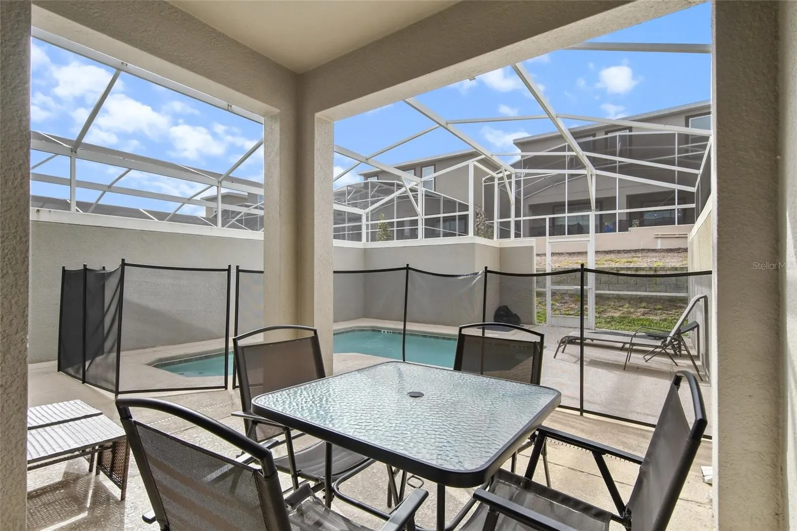 Slide show image of the Orlando Florida Home for Sale 23