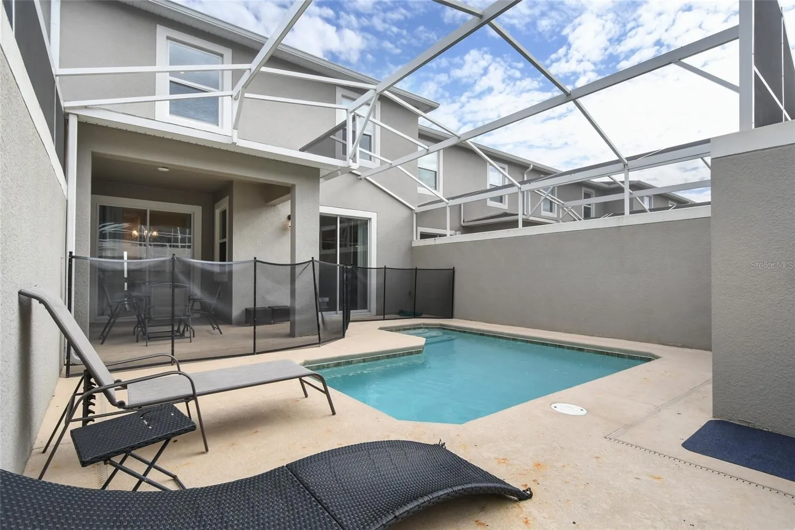 Slide show image of the Orlando Florida Home for Sale 28
