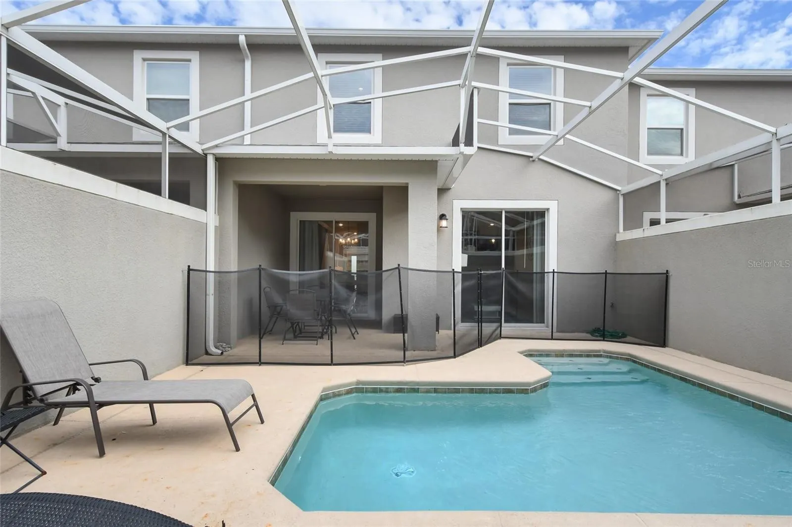 Slide show image of the Orlando Florida Home for Sale 29