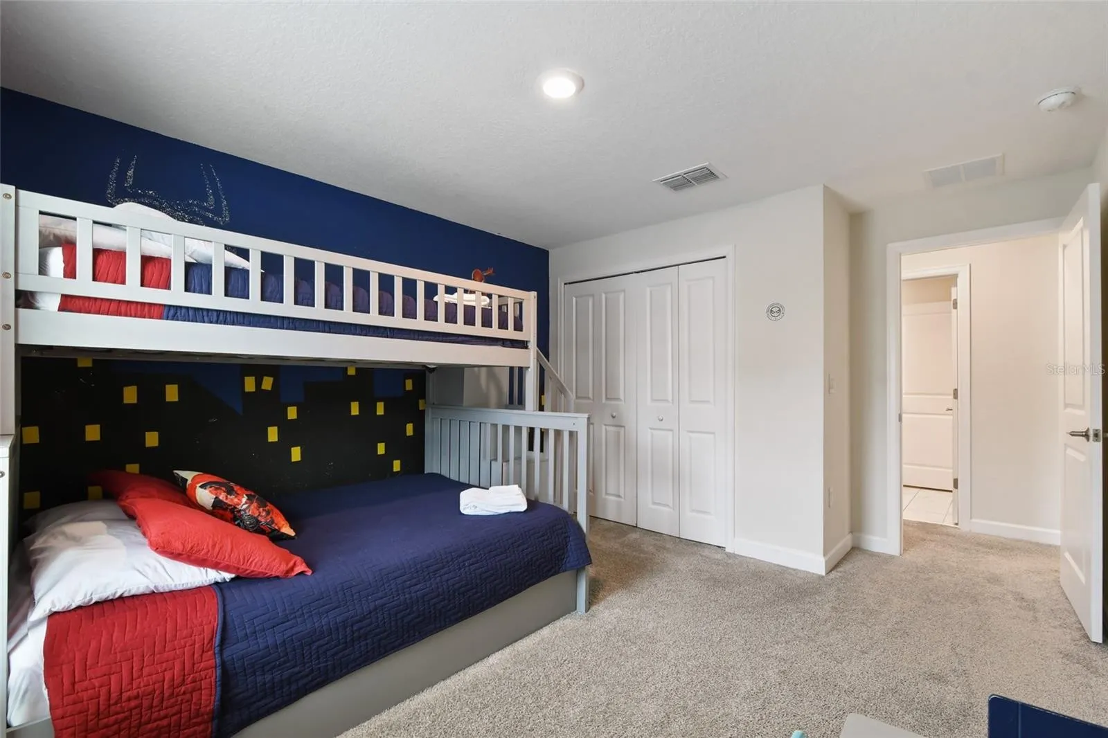 Slide show image of the Orlando Florida Home for Sale 40