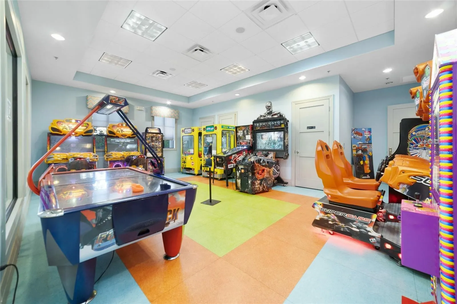 Slide show image of the Orlando Florida Home for Sale 47