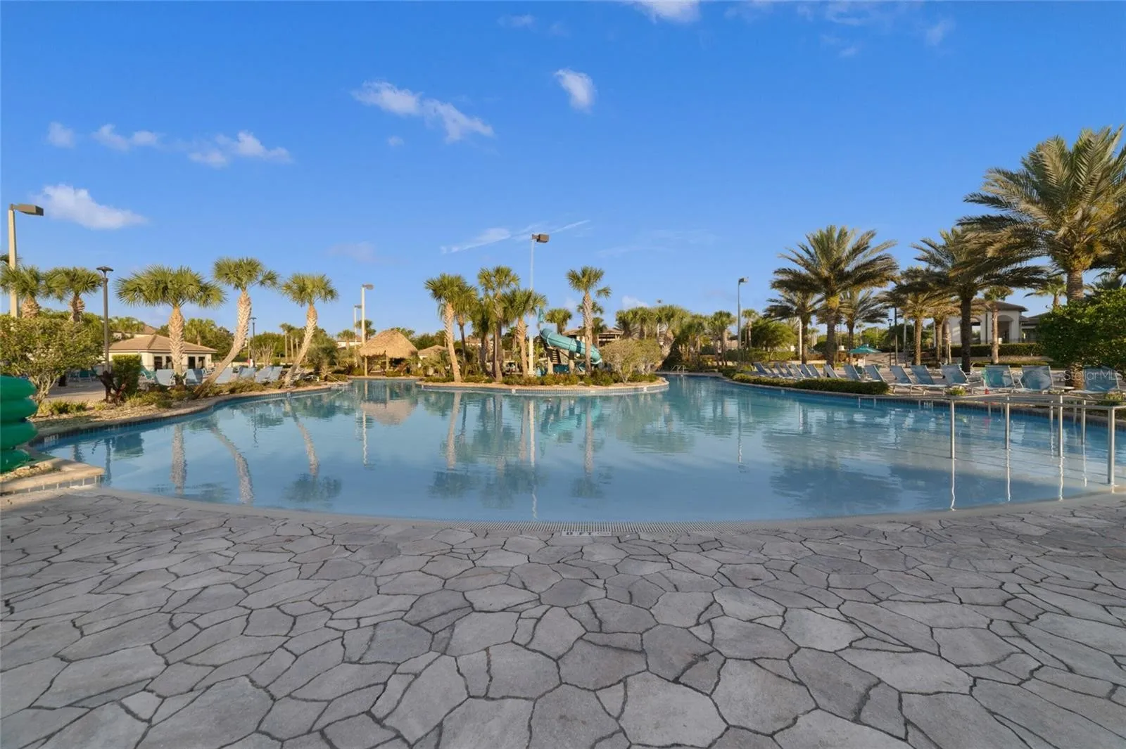 Slide show image of the Orlando Florida Home for Sale 49