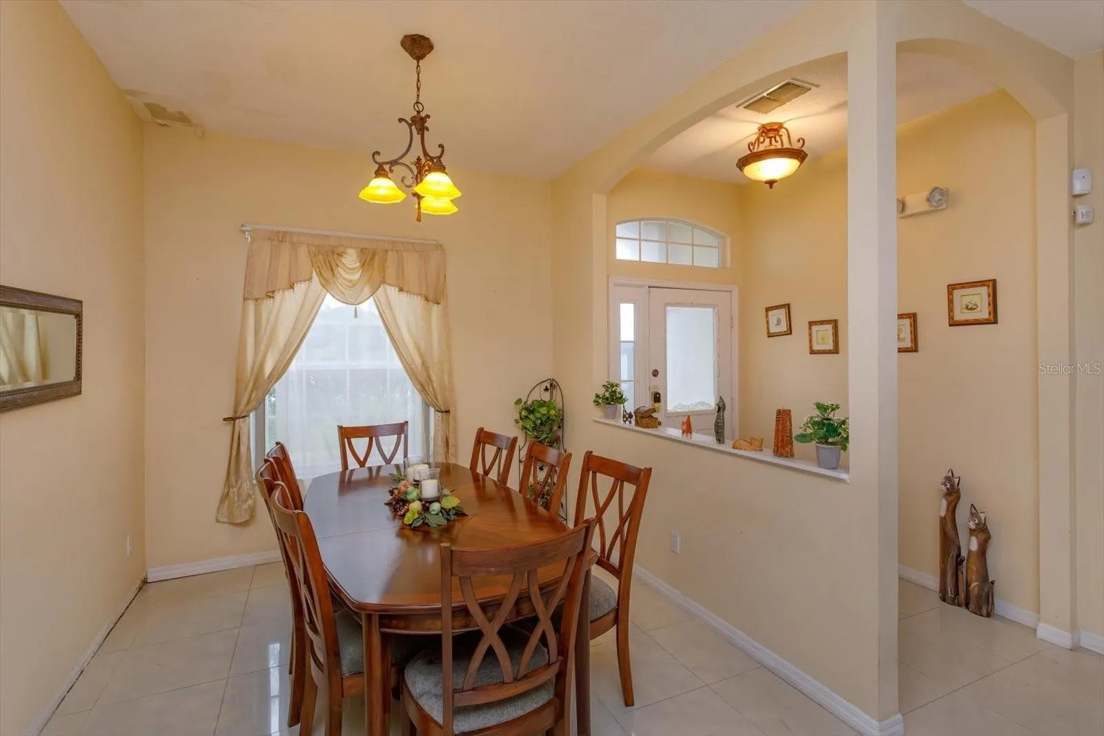 Slide show image of the Orlando Florida Home for Sale 03