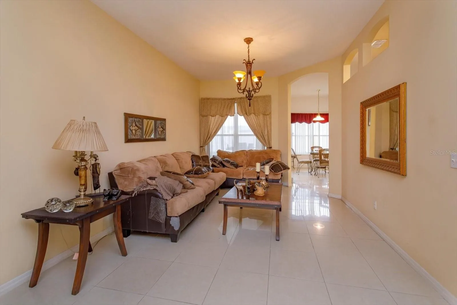Slide show image of the Orlando Florida Home for Sale 04