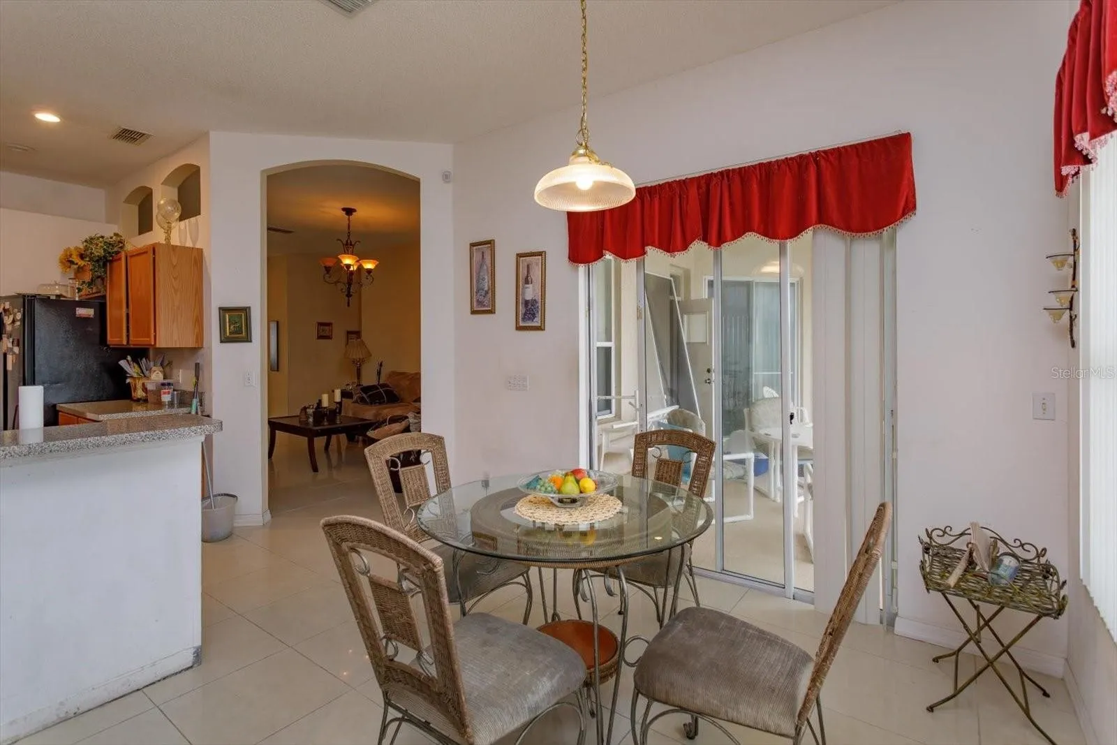 Slide show image of the Orlando Florida Home for Sale 08