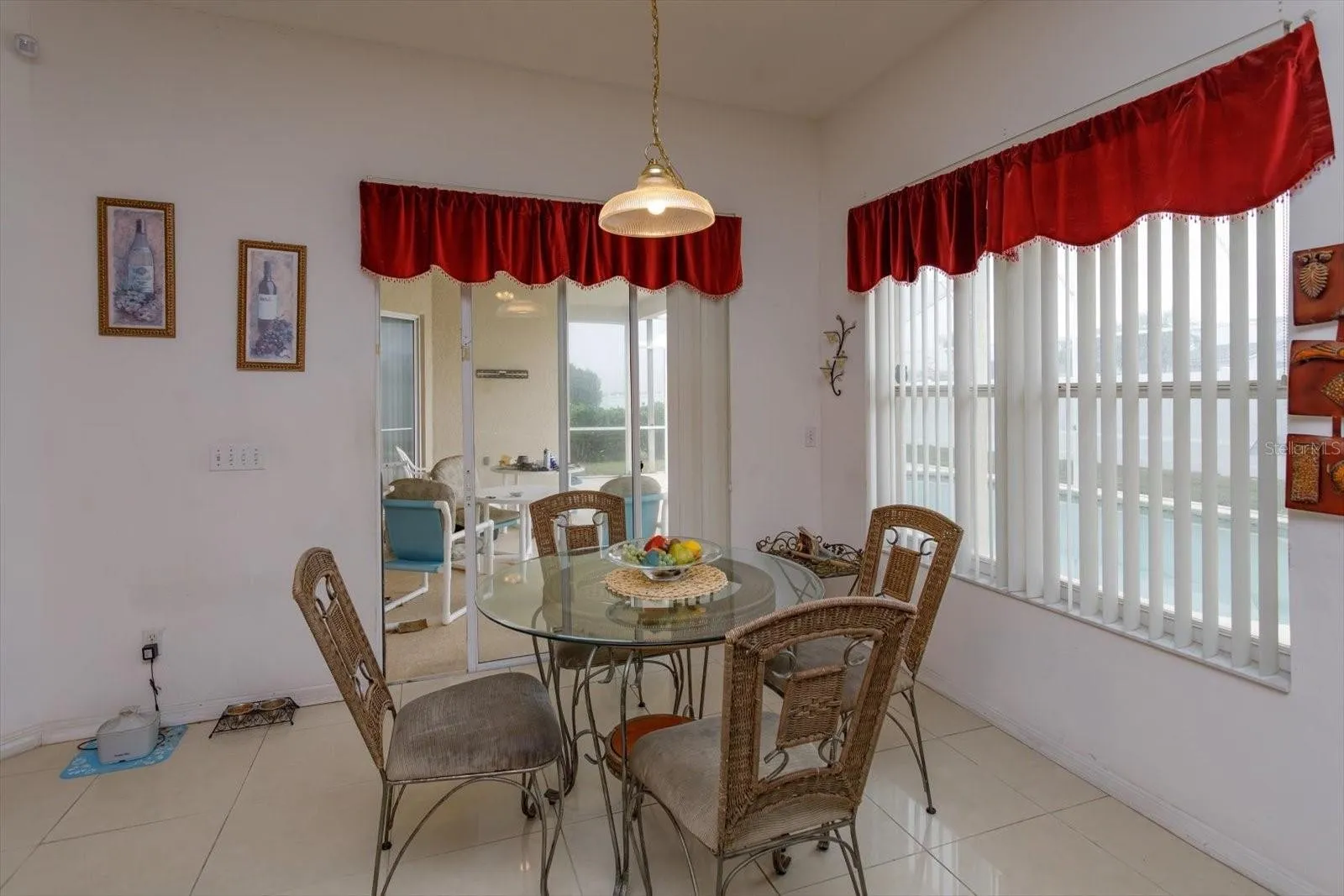 Slide show image of the Orlando Florida Home for Sale 09
