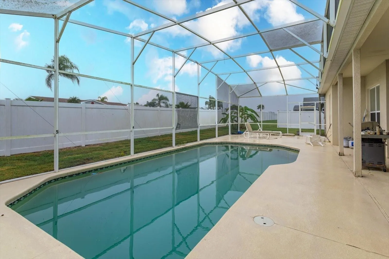 Slide show image of the Orlando Florida Home for Sale 22