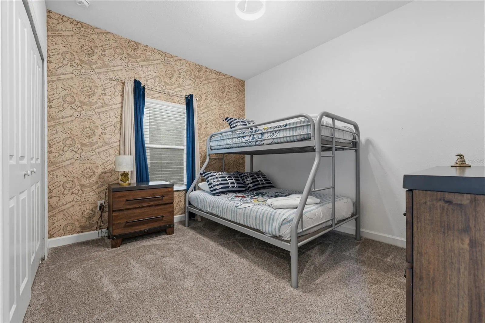 Slide show image of the Orlando Florida Home for Sale 19