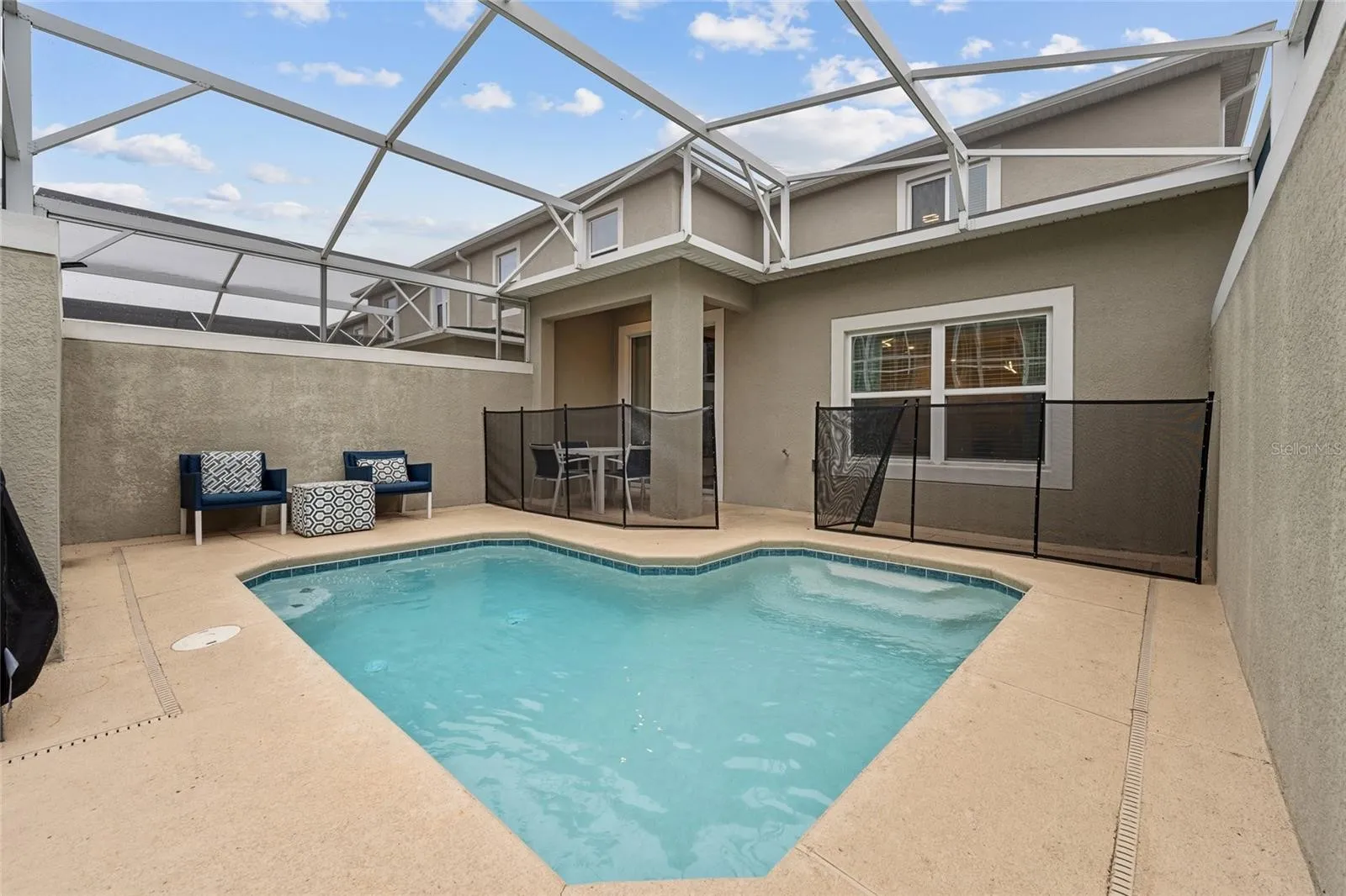 Slide show image of the Orlando Florida Home for Sale 23
