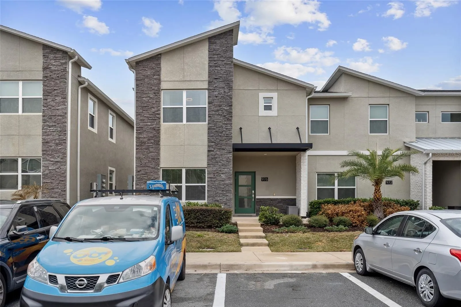 Slide show image of the Orlando Florida Home for Sale 37