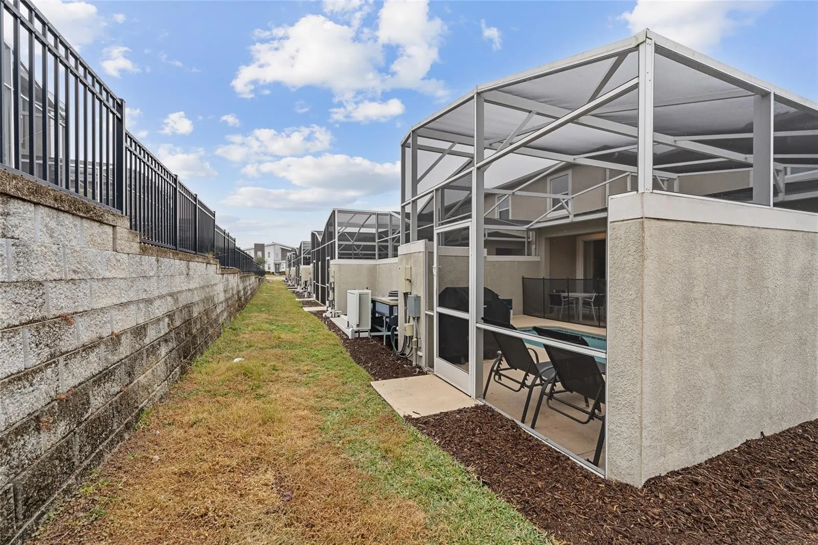 Slide show image of the Orlando Florida Home for Sale 39