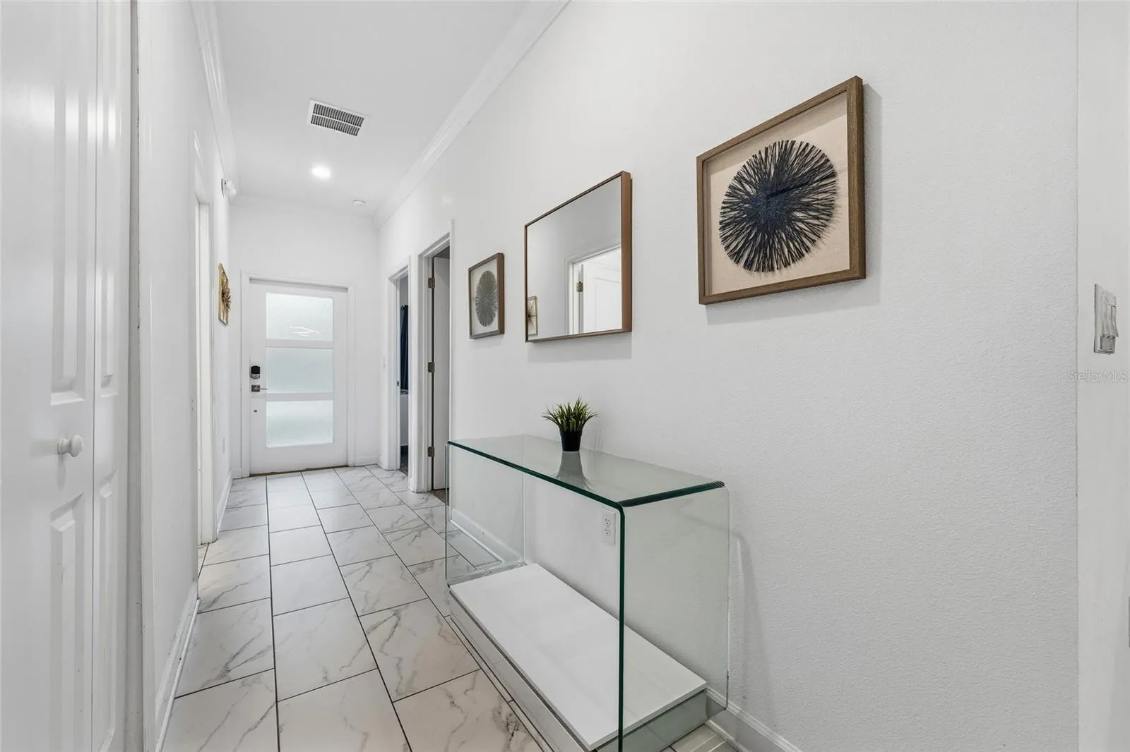 Slide show image of the Orlando Florida Home for Sale 41