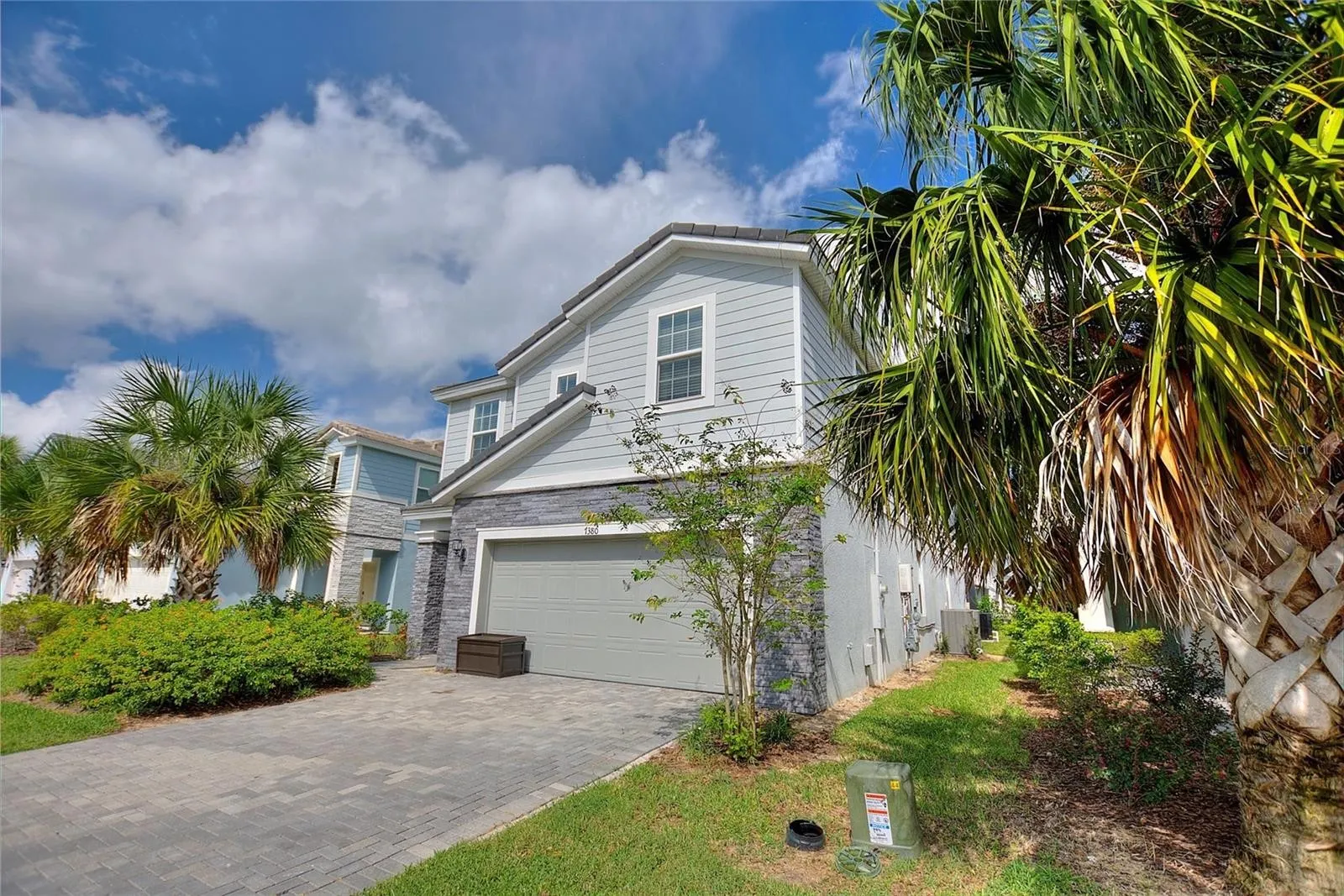 Slide show image of the Orlando Florida Home for Sale 02