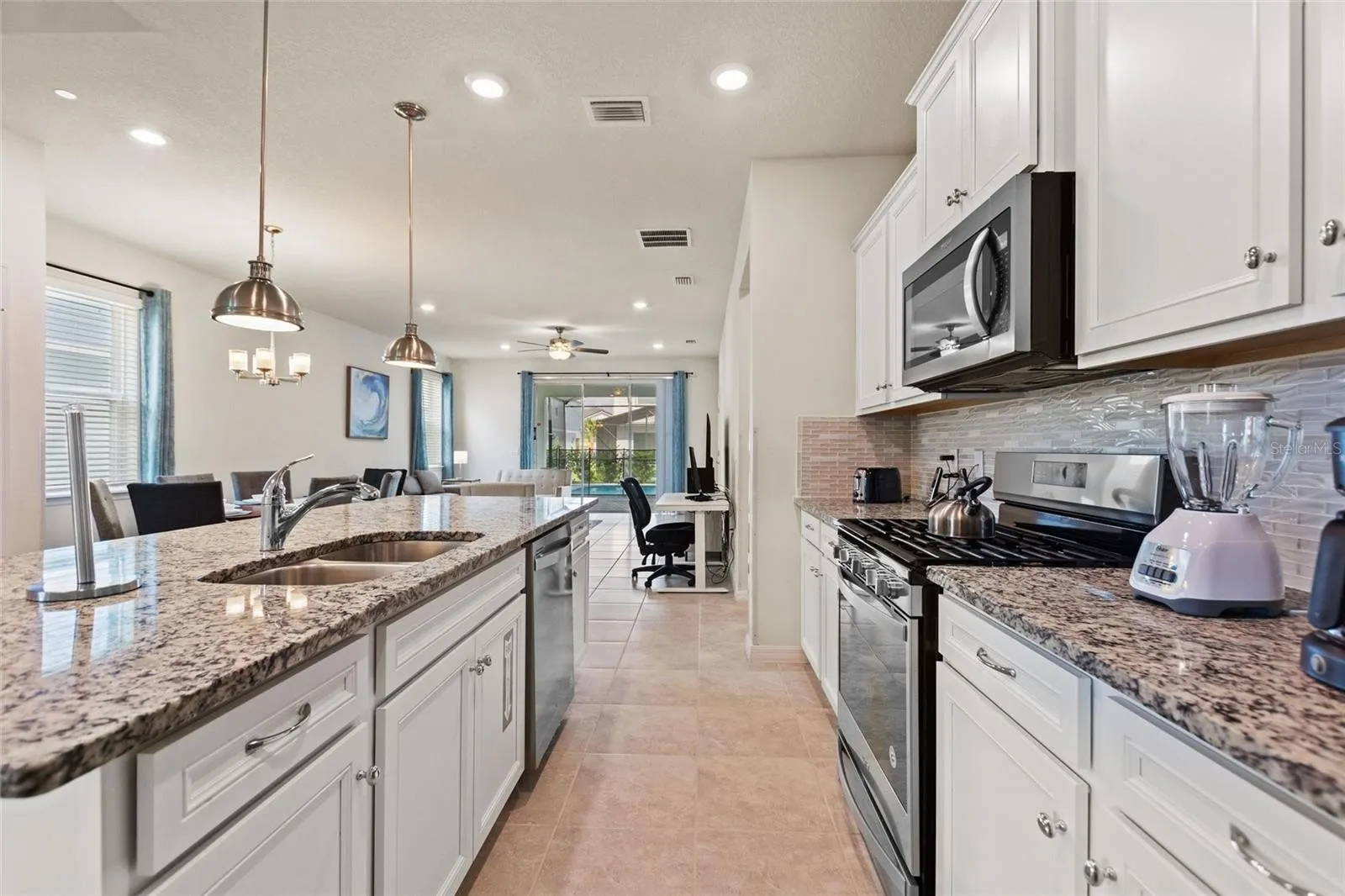 Slide show image of the Orlando Florida Home for Sale 09