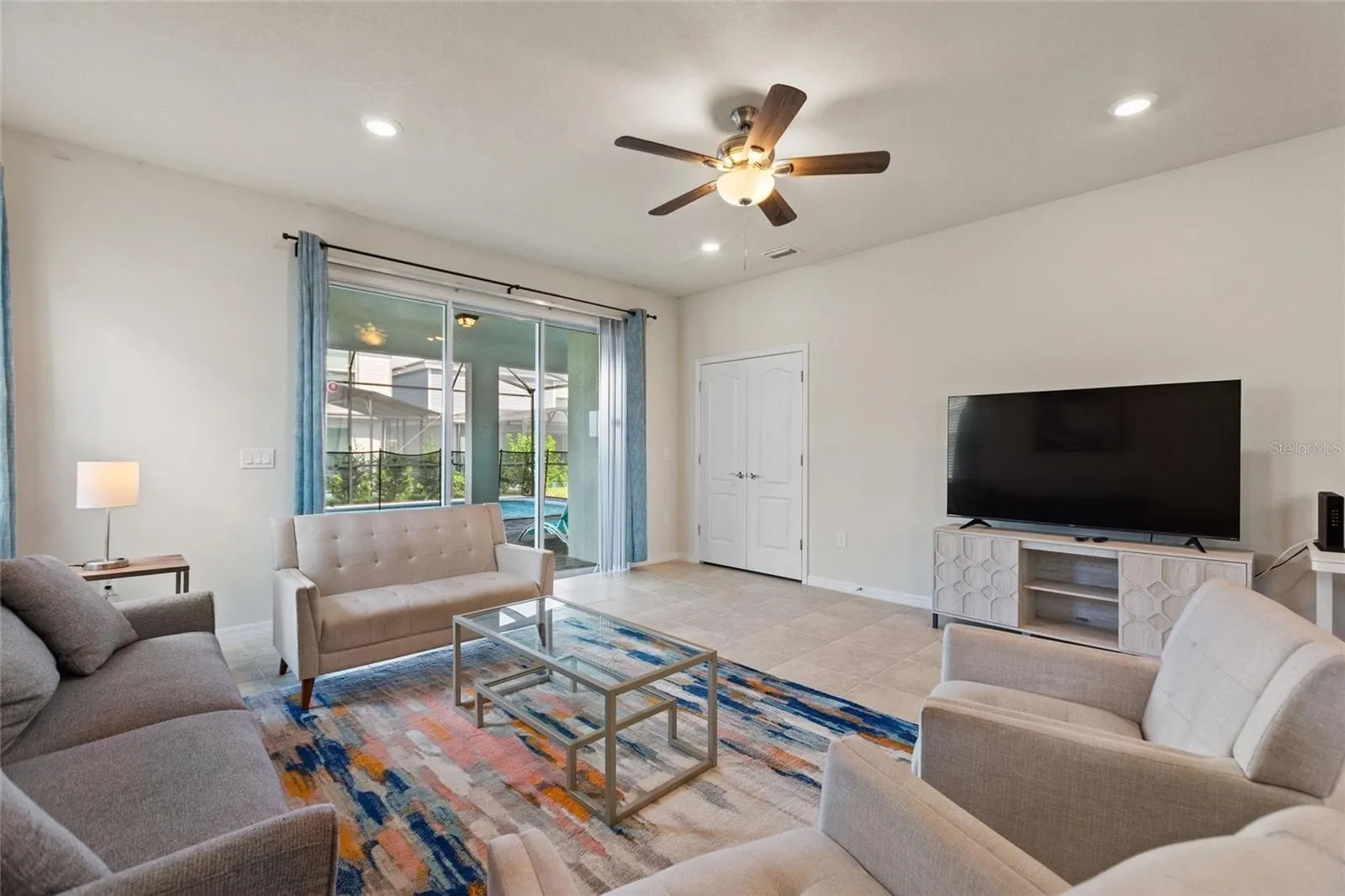 Slide show image of the Orlando Florida Home for Sale 13