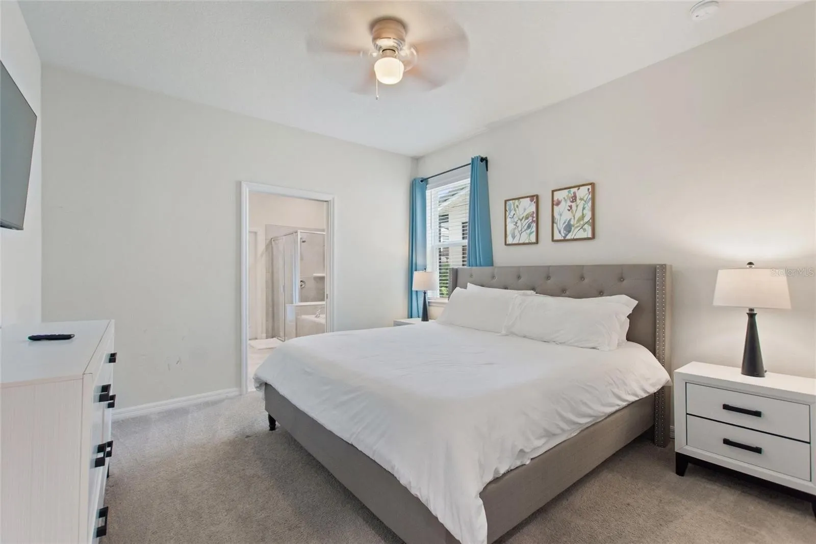 Slide show image of the Orlando Florida Home for Sale 16