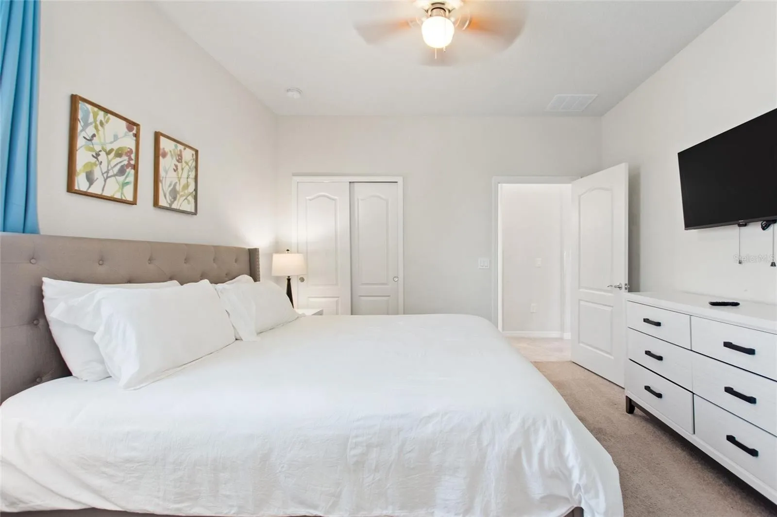 Slide show image of the Orlando Florida Home for Sale 18