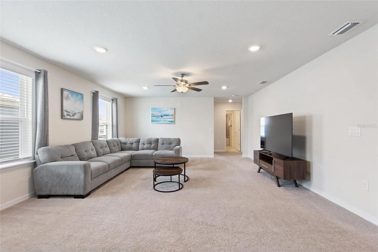 Slide show image of the Orlando Florida Home for Sale 21
