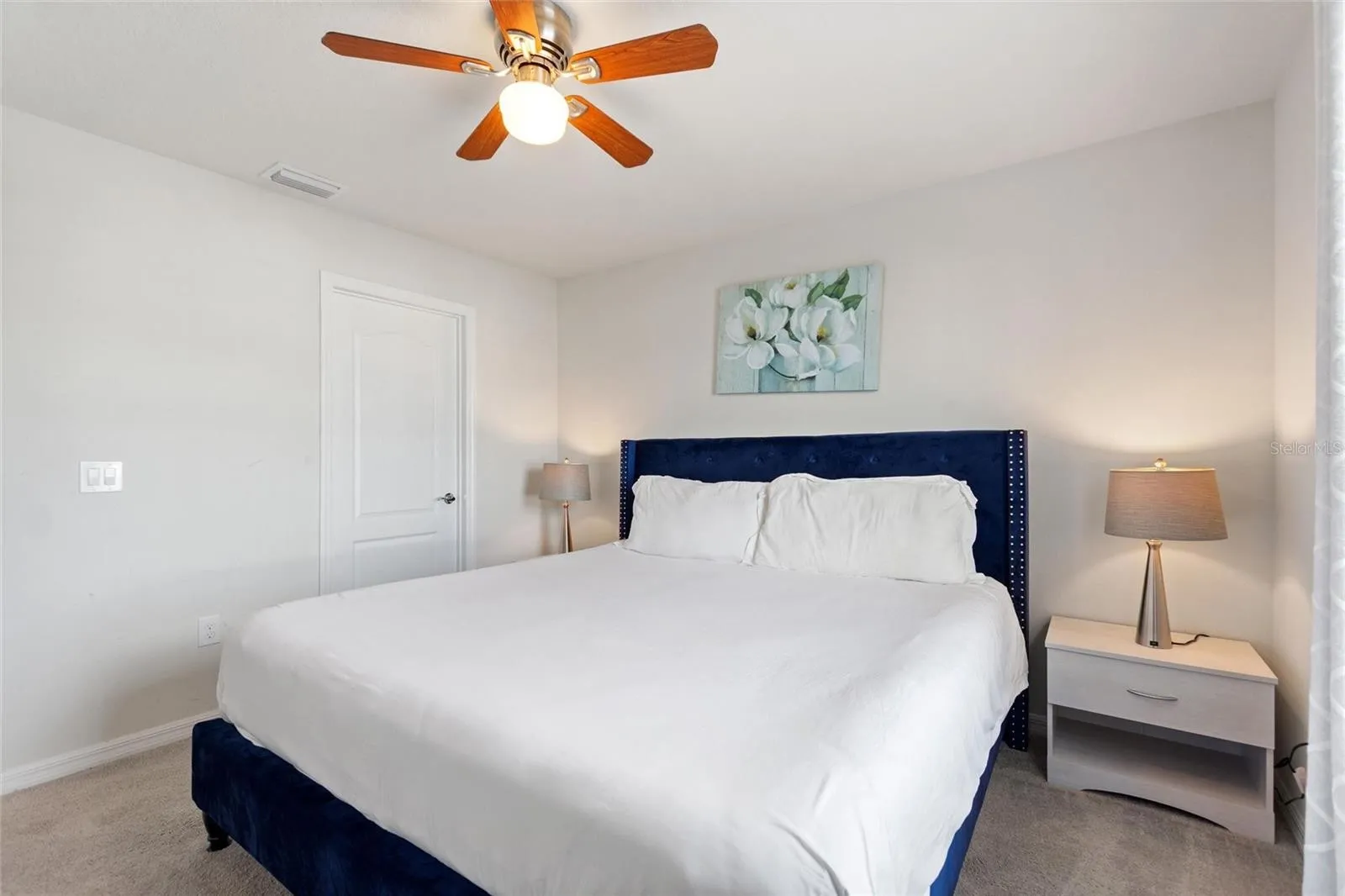Slide show image of the Orlando Florida Home for Sale 26