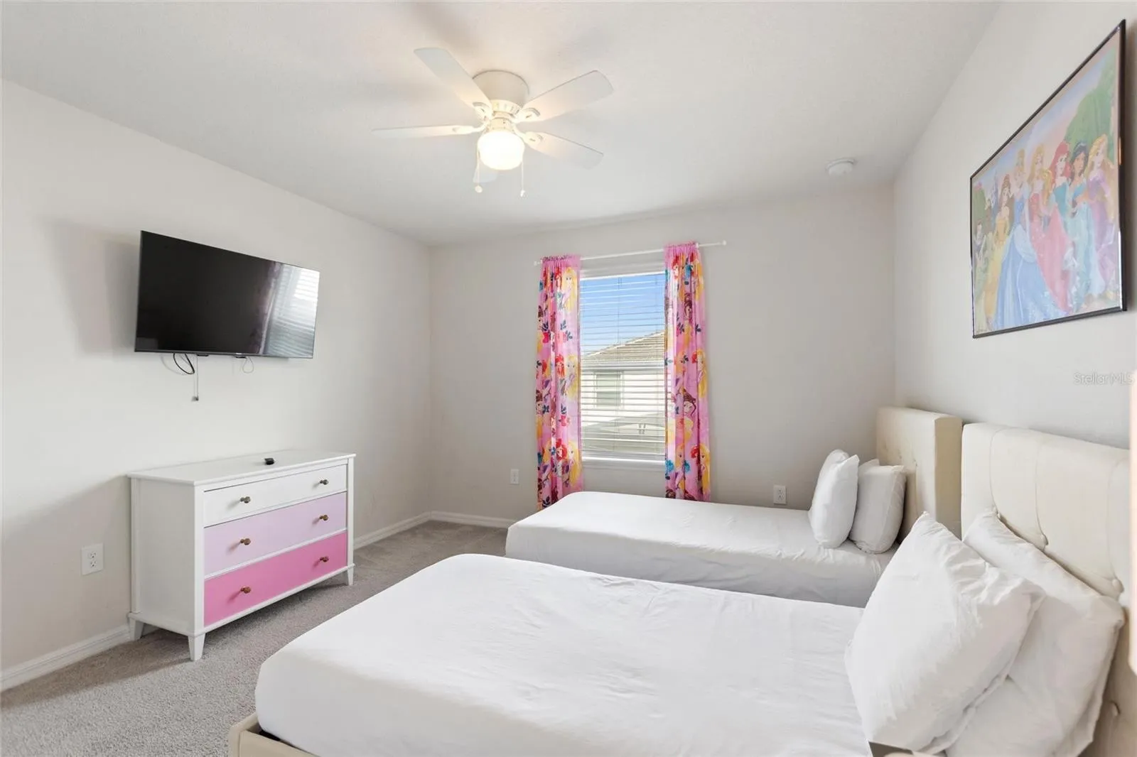 Slide show image of the Orlando Florida Home for Sale 31
