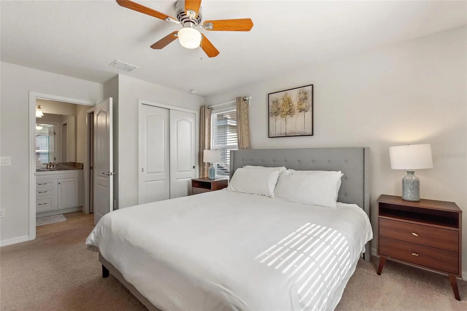 Slide show image of the Orlando Florida Home for Sale 44