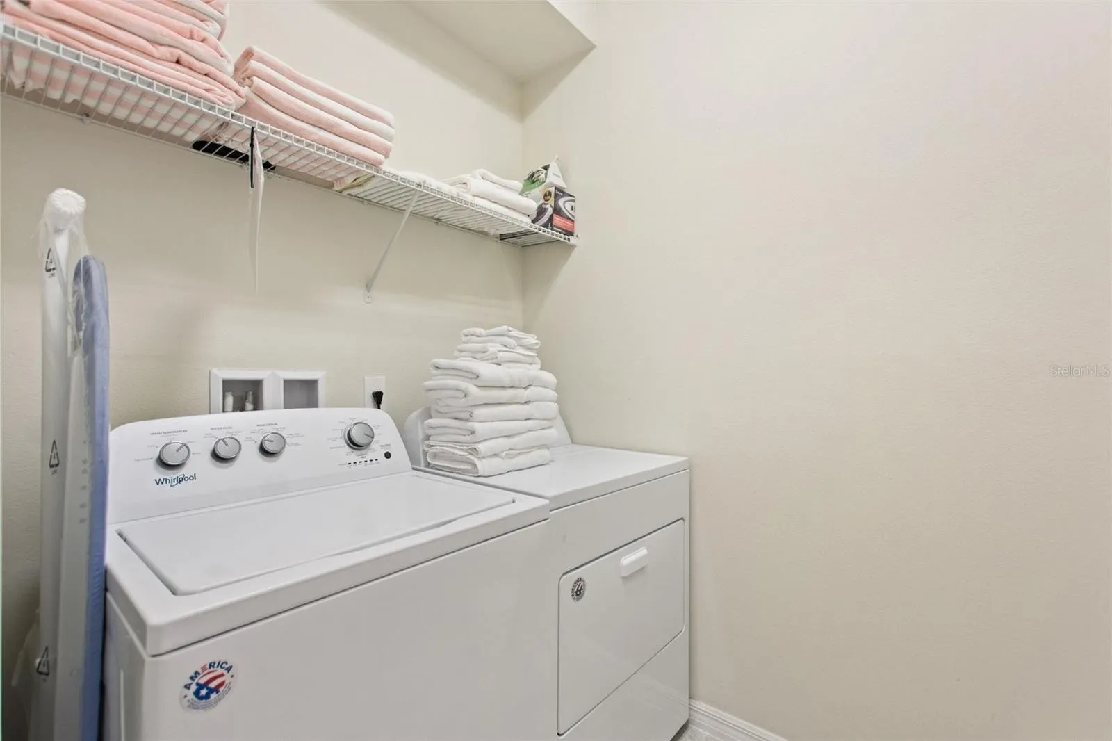 Slide show image of the Orlando Florida Home for Sale 46
