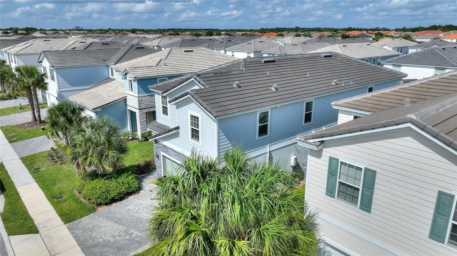 Slide show image of the Orlando Florida Home for Sale 54