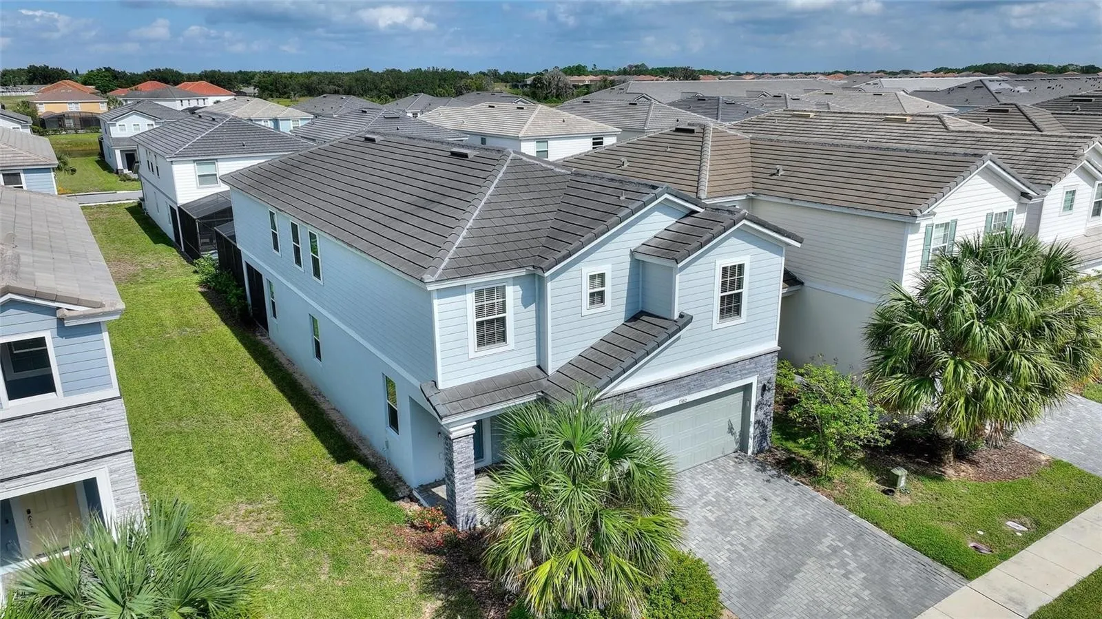 Slide show image of the Orlando Florida Home for Sale 56