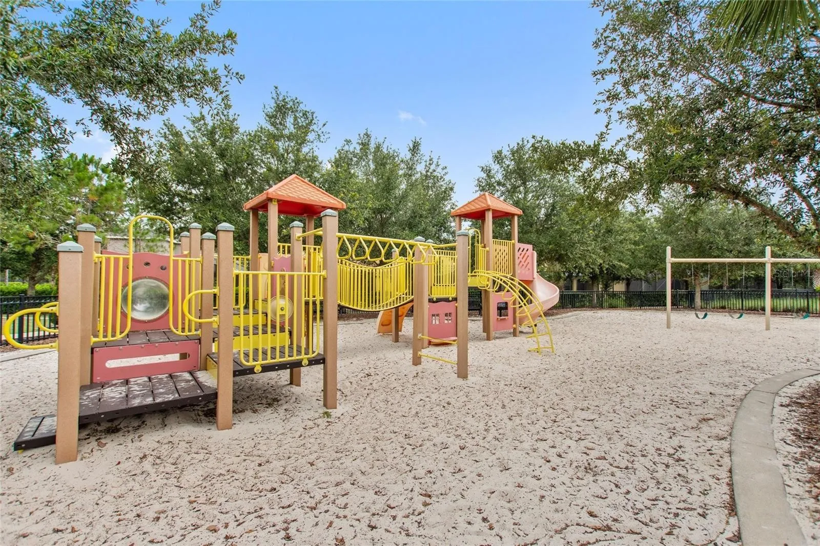 Slide show image of the Orlando Florida Home for Sale 73