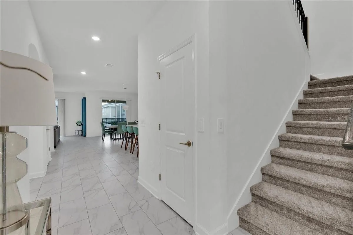 Slide show image of the Orlando Florida Home for Sale 11