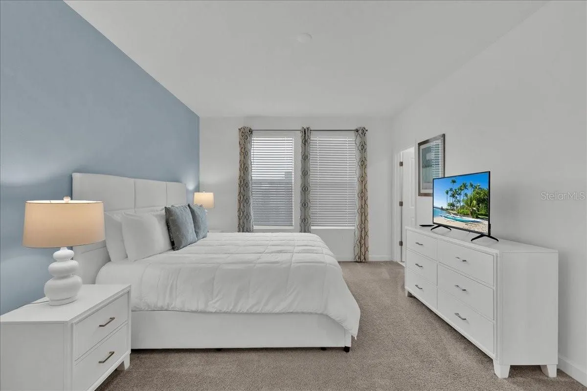 Slide show image of the Orlando Florida Home for Sale 12