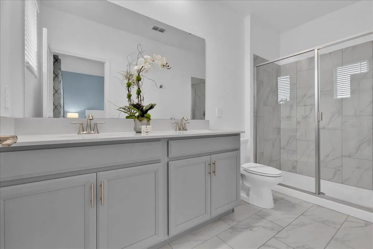 Slide show image of the Orlando Florida Home for Sale 13