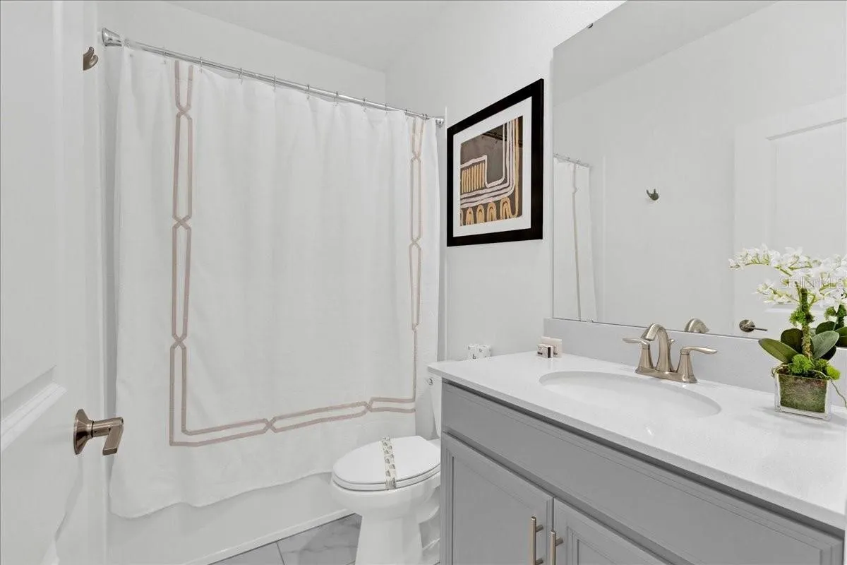 Slide show image of the Orlando Florida Home for Sale 18