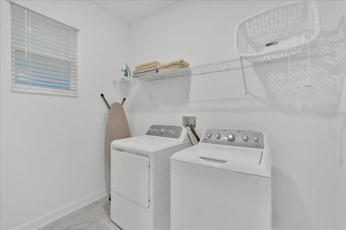 Slide show image of the Orlando Florida Home for Sale 22