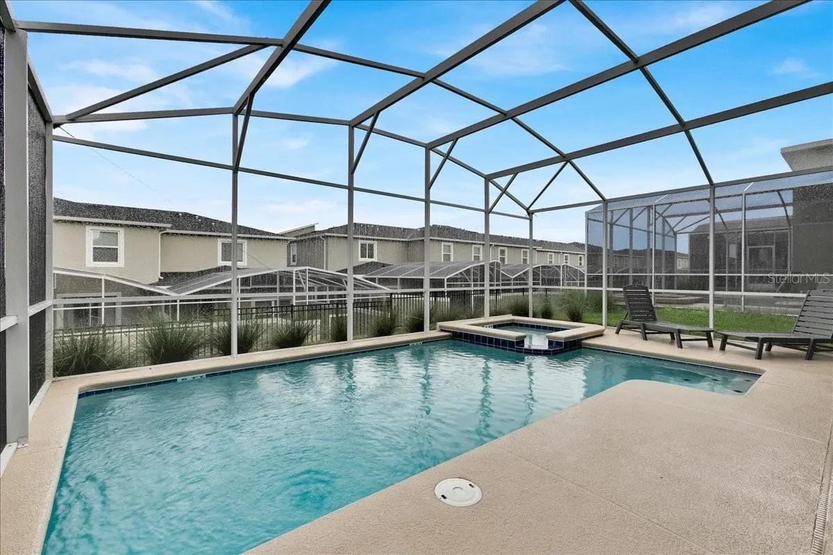 Slide show image of the Orlando Florida Home for Sale 24